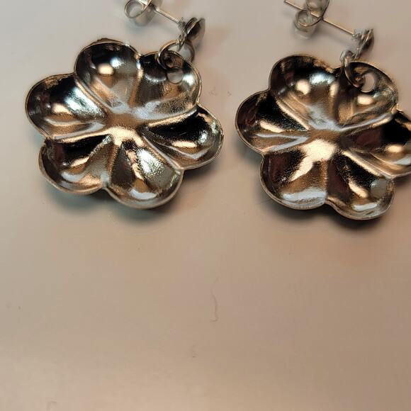Vintage Silver Flower Earrings with Shiny Finish and Stud Backing, Bold Design - Picture 6 of 10